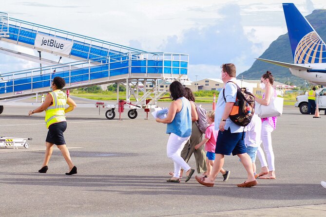 Fast Track (Expedited Arrival) & FREE Transfer To Hotel/Airbnb - Meeting the driver in arrivals