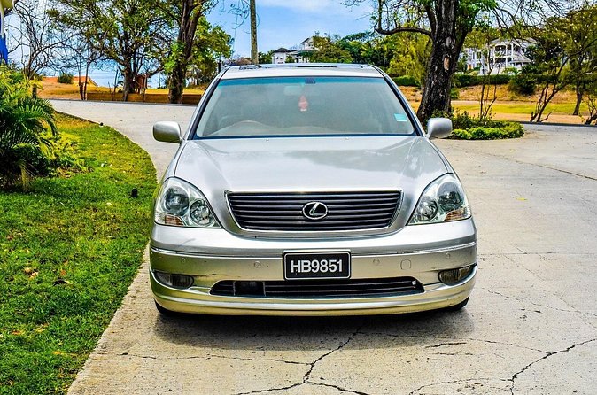 Hewanorra International Airport (UVF) Shuttle One-Way - Who should book this airport service?