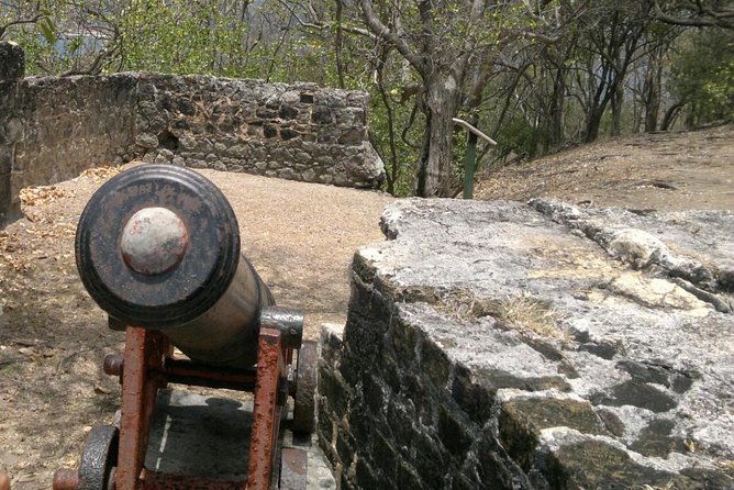 Hike the Fort Experience- Amazing Panoramic Views (Pigeon Island) - Walking through Pigeon Island National Landmark