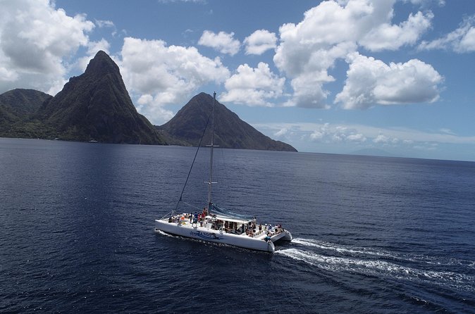 Hop & Drop Soufriere Transfer - Drinks, crew, and the feel on board