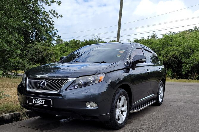 Private Car transfer from Hewanorra International Airport (UVF) - A local driver can improve the ride