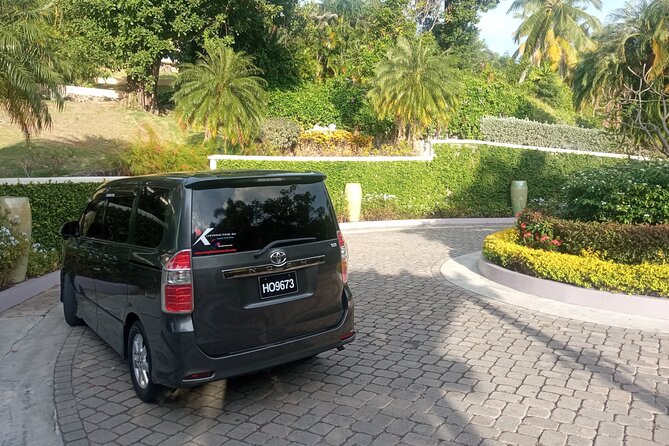 Round Trip St. Lucia Private Airport Transfers - UVF - Scenic stops can turn a transfer into a short introduction