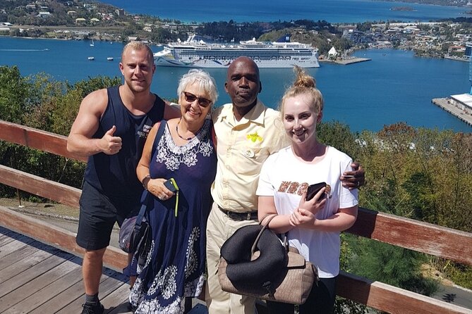 Roundtrip Transfer from UVF Airport to Resorts in Gros Islet (Groups of 4 Plus) - What the private vehicle means for your group