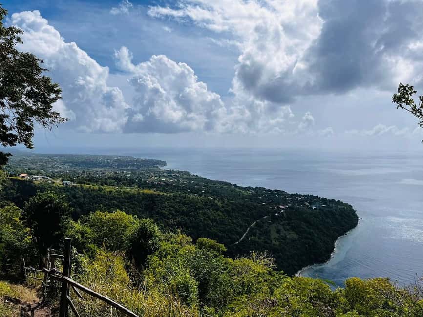 Saint Lucia: Tet Paul Nature Trail Hiking Tour & Beach - Walking the 45-minute Tet Paul Nature Trail