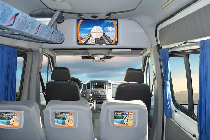 Shared Round-Trip Transfer: Saint Lucia International Airport - From Hewanorra Airport to your hotel