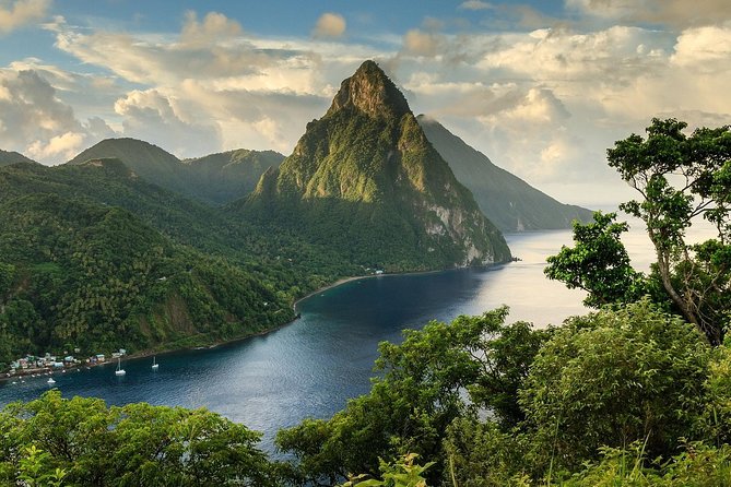 Soufriere Island Delight - Diamond Falls Botanical Gardens in 45 minutes
