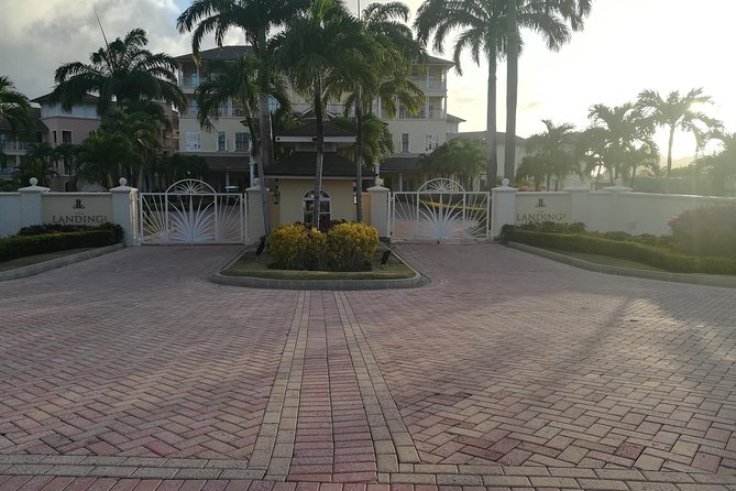 St Lucia Airport Transfer to The Landings - Hewanorra (UVF) & GFL Airport (SLU) - Small touches that make the ride easier