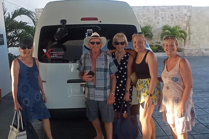 St. Lucia Private Airport Transfers from UVF (GROUPS of 4) - Meeting your driver at UVF airport