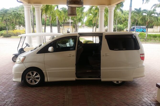 St Lucia Private Round Trip Hewanorra Airport Transfers to North Hotels - Conversation makes the drive more useful